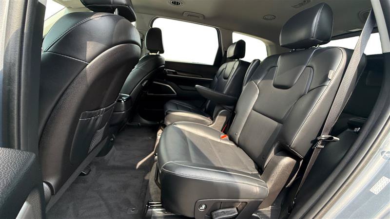 Used 2025 Kia Telluride S AWD/4WD image 16