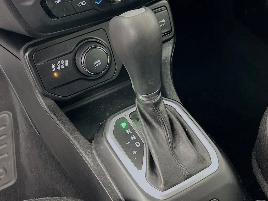 Used 2019 Jeep Renegade Sport AWD/4WD image 18
