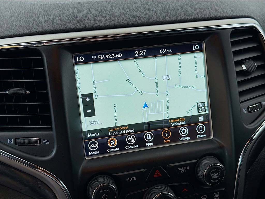 Used 2018 Jeep Grand Cherokee Altitude AWD/4WD image 31