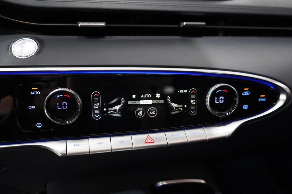 Used 2022 Genesis GV70 2.5T w/ Sport Prestige Package AWD/4WD image 28