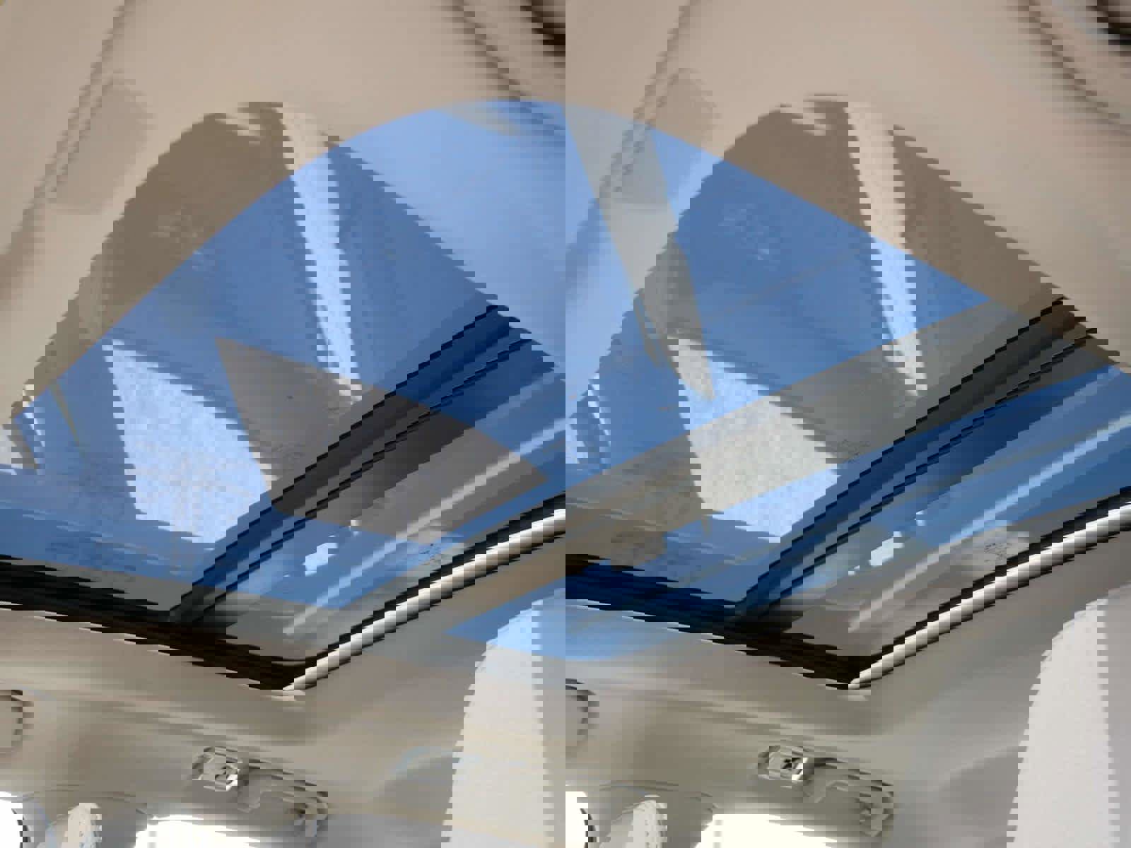 Used 2021 Volvo S60 T5 Momentum image 19