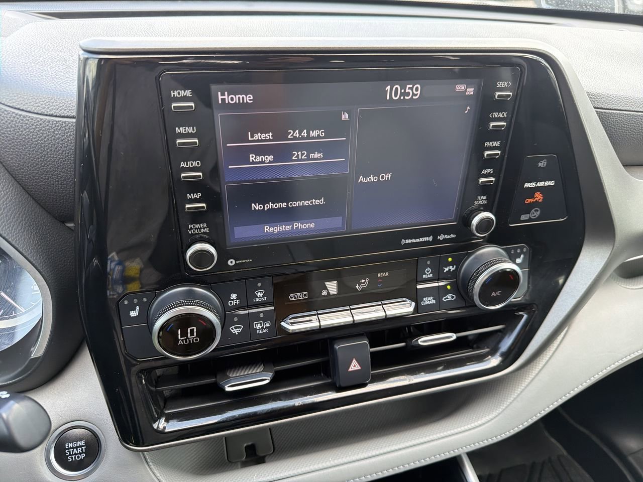 Used 2020 Toyota Highlander XLE FWD image 23