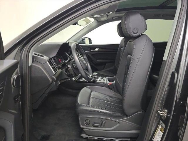 Used 2023 Audi Q5 2.0T Premium w/ Convenience Package AWD/4WD image 6