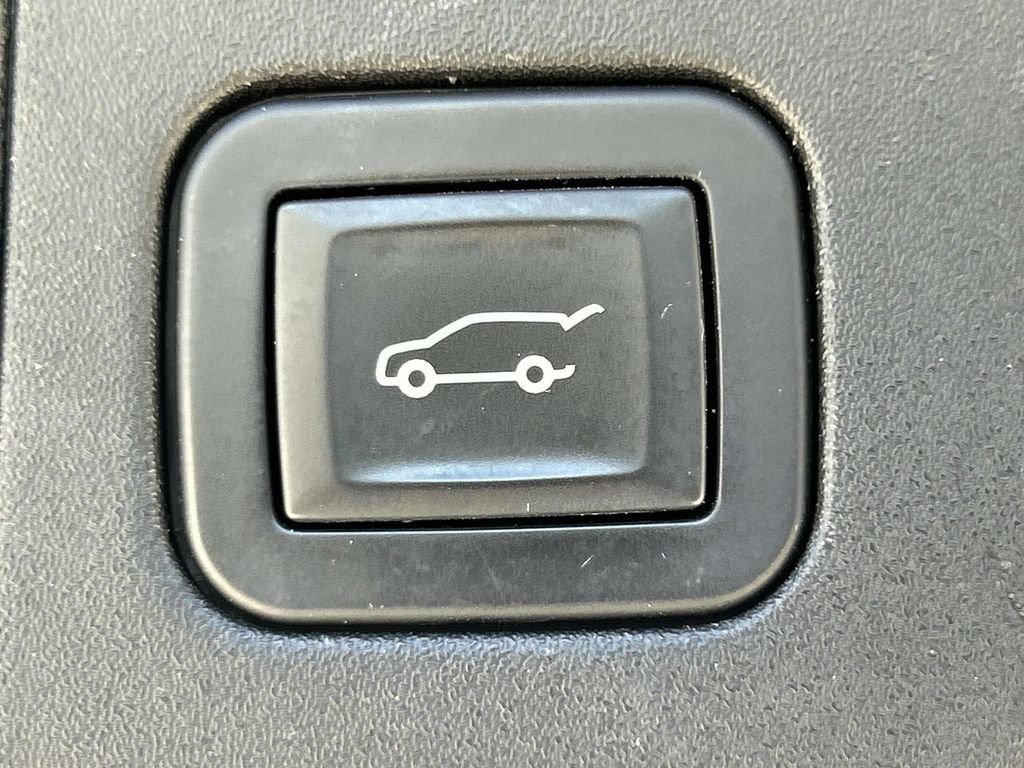 Used 2017 Cadillac XT5 Premium Luxury FWD image 23