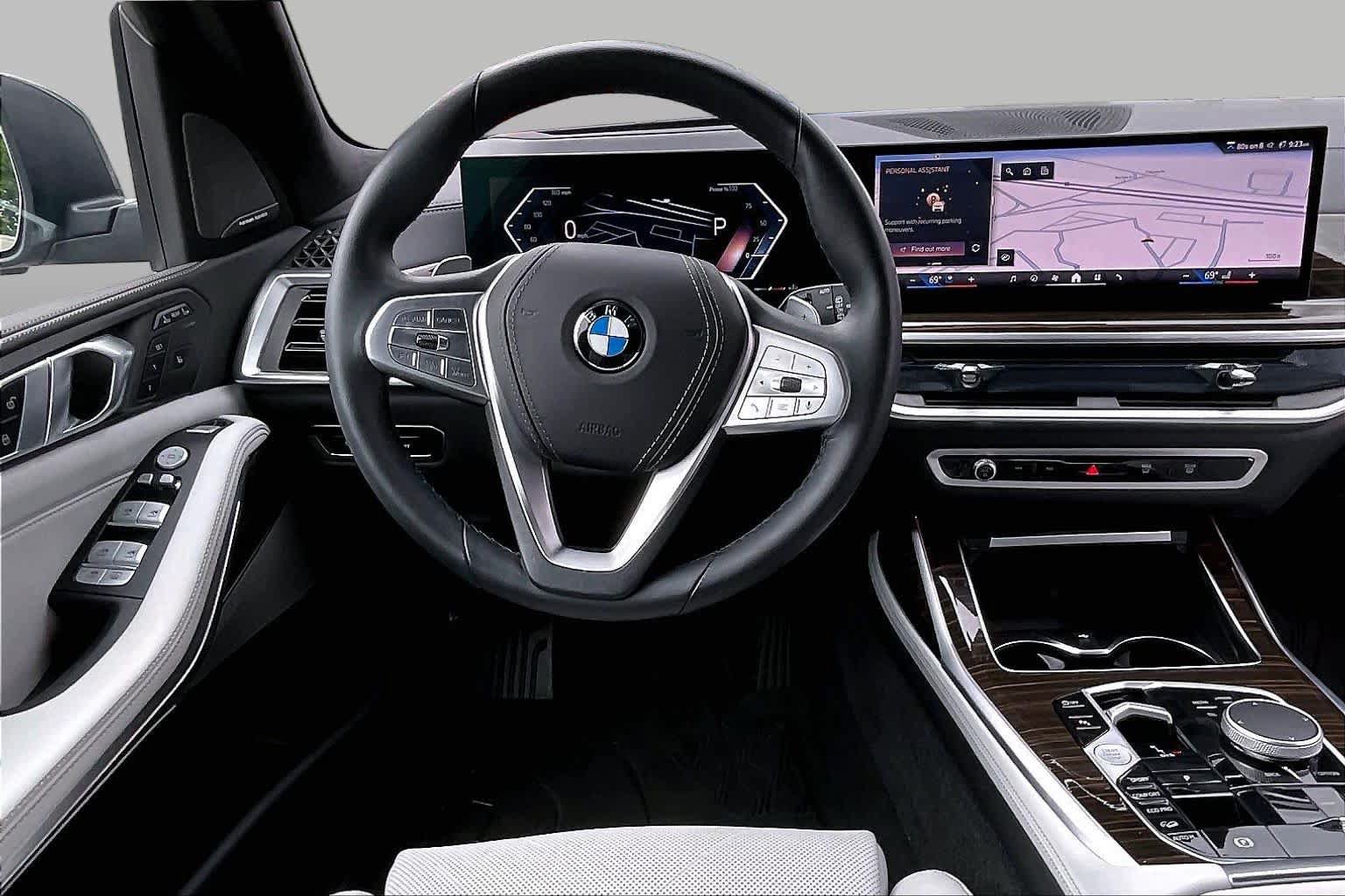 Used 2025 BMW X7 xDrive40i w/ Premium Package AWD/4WD image 5