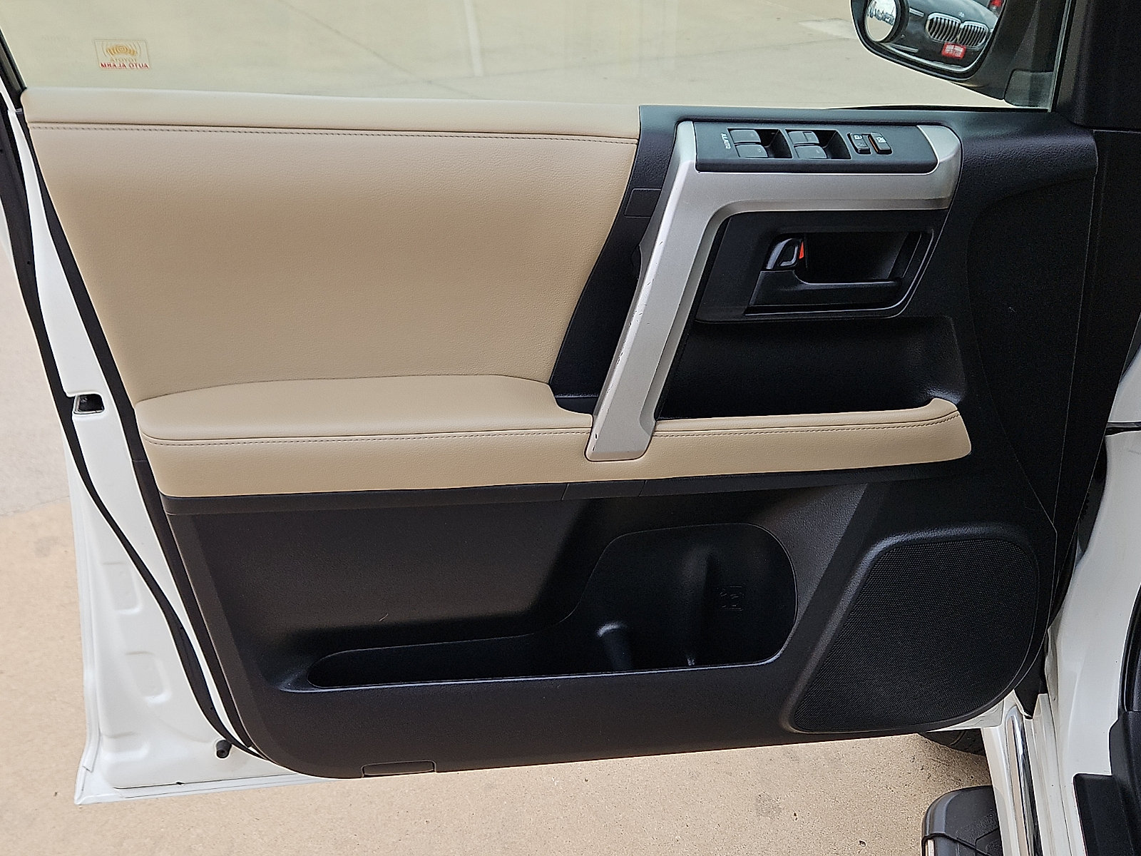 Used 2011 Toyota 4Runner SR5 w/ Convenience Pkg RWD image 12