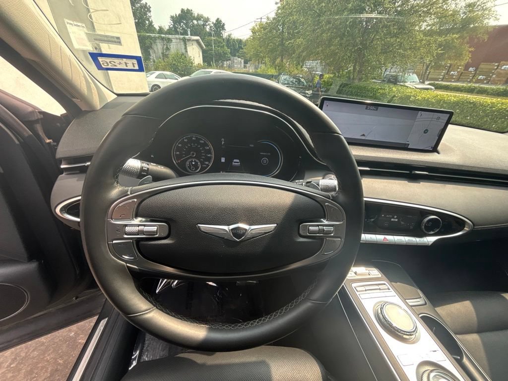 Used 2025 Genesis GV70 2.5T AWD/4WD image 13