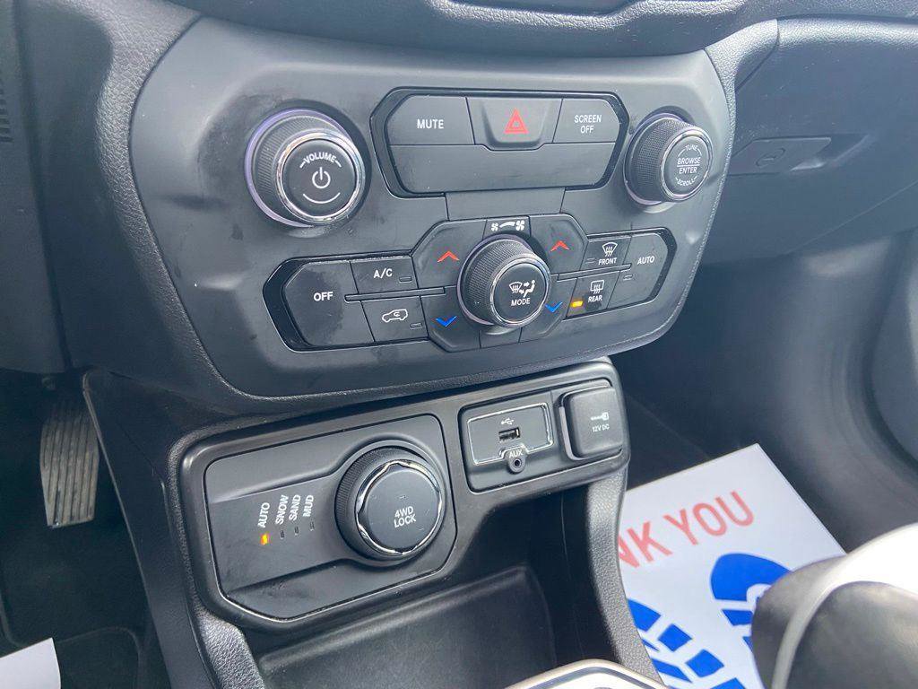 Used 2020 Jeep Renegade Altitude image 29