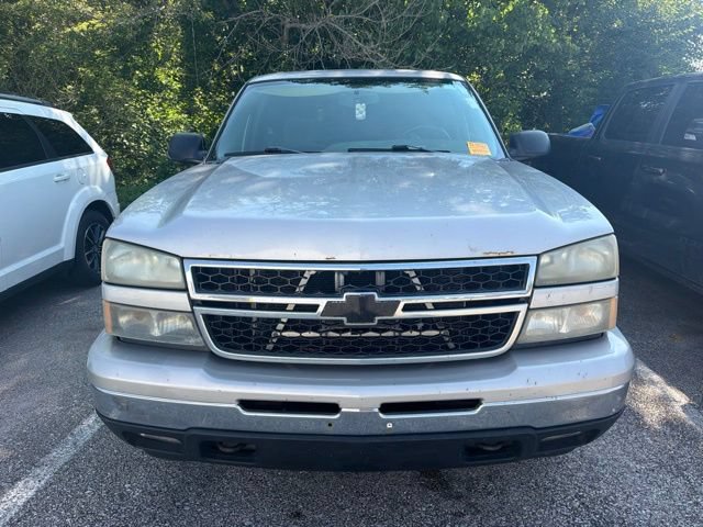 Used 2006 Chevrolet Silverado 1500 LT w/ Light Duty Power Package AWD/4WD image 3
