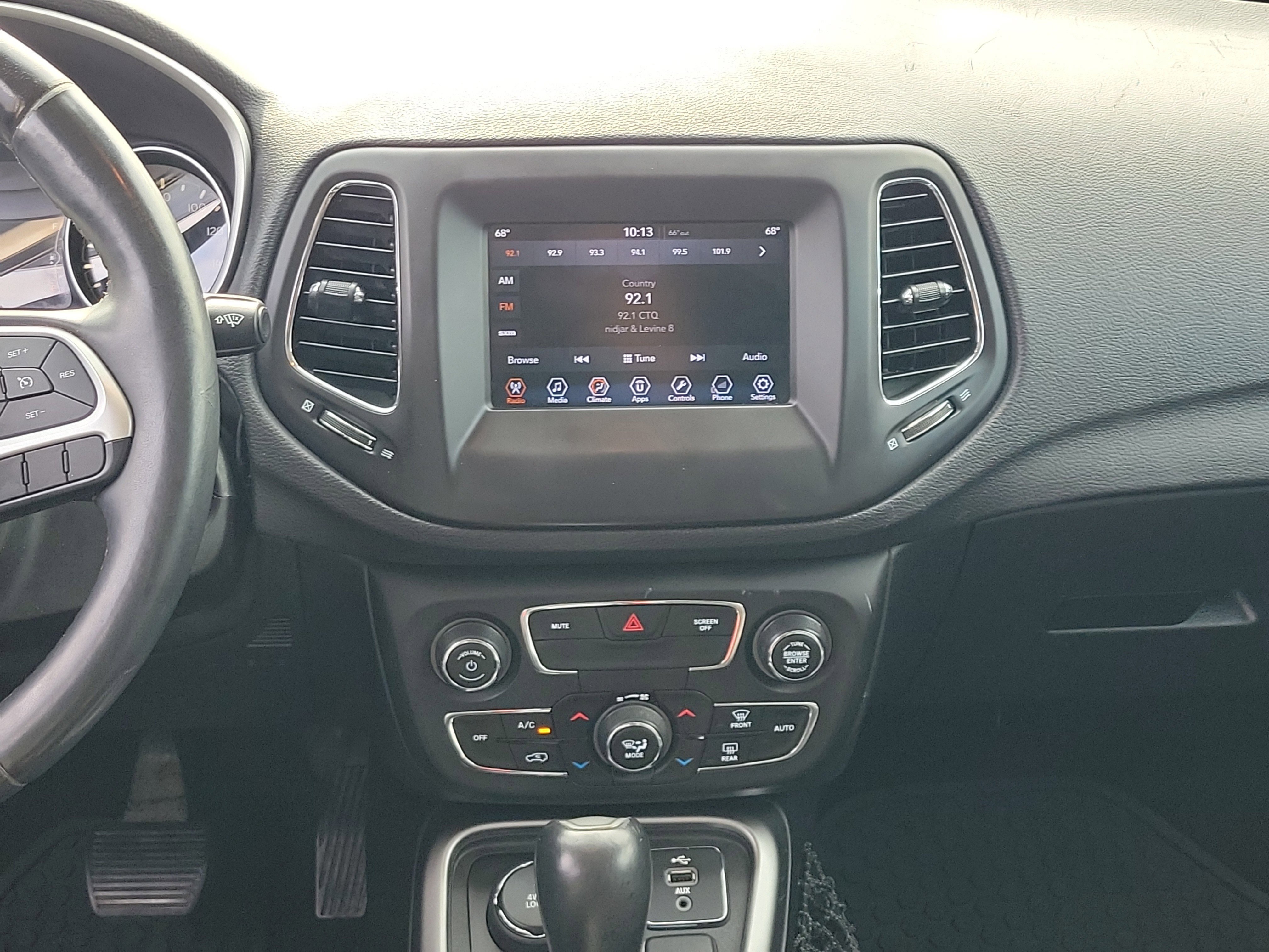 Used 2018 Jeep Compass Latitude w/ Popular Equipment Group AWD/4WD image 19