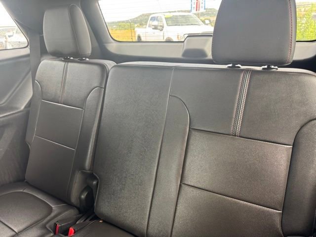Used 2023 Chevrolet Traverse RS image 19