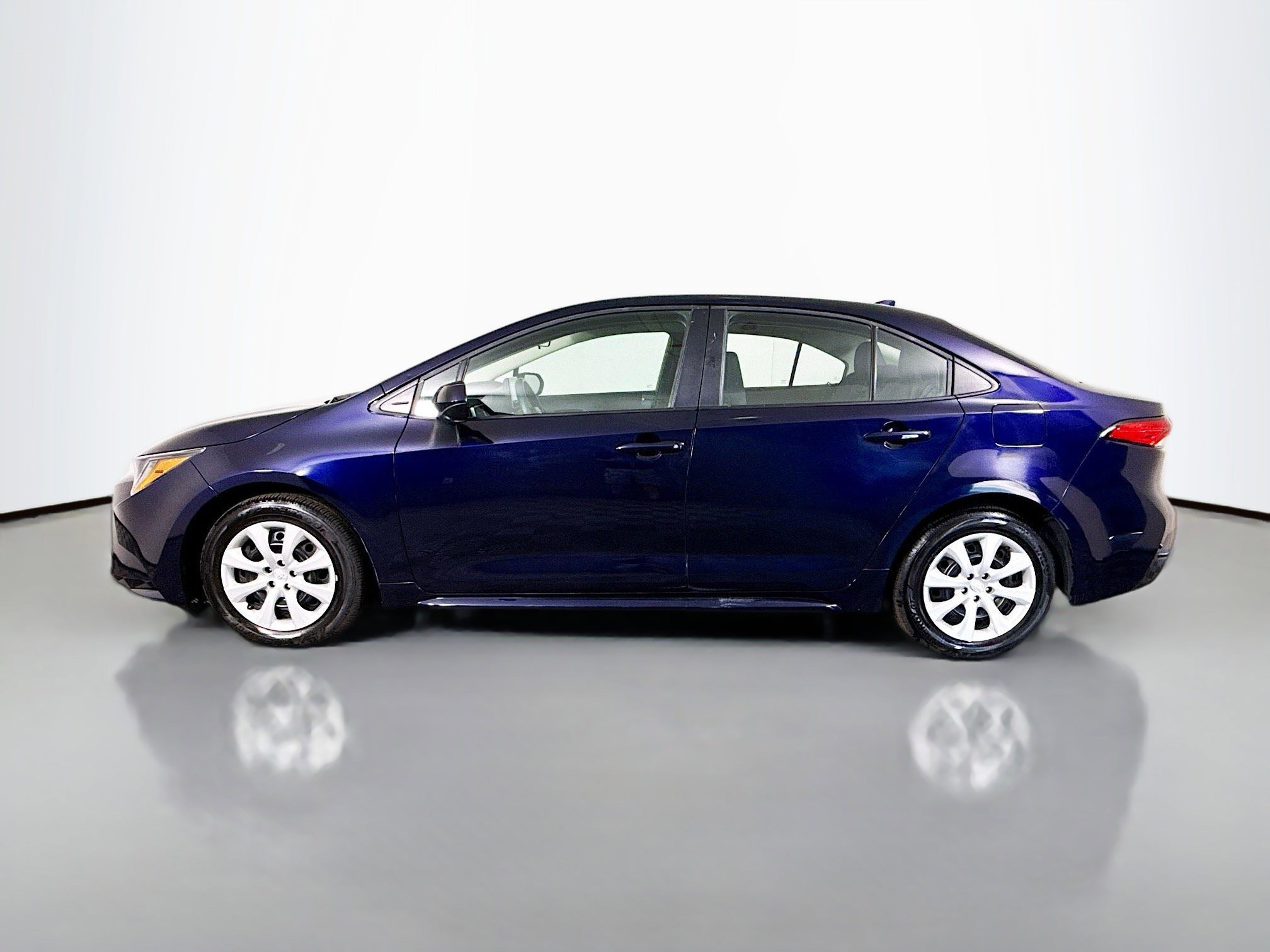 Used 2025 Toyota Corolla LE image 6