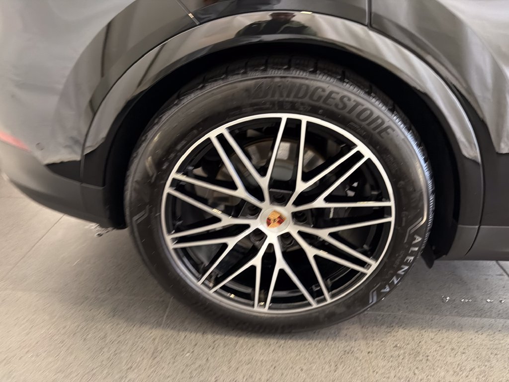 Certified 2026 Porsche Cayenne AWD/4WD image 12