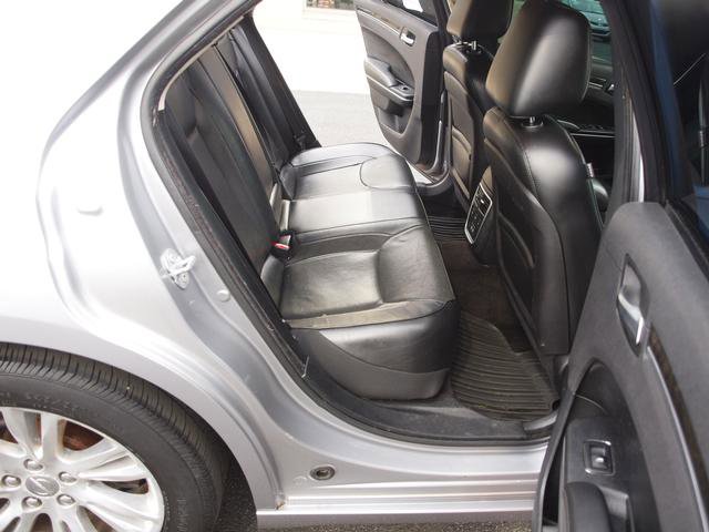 Used 2016 Chrysler 300 C RWD image 7
