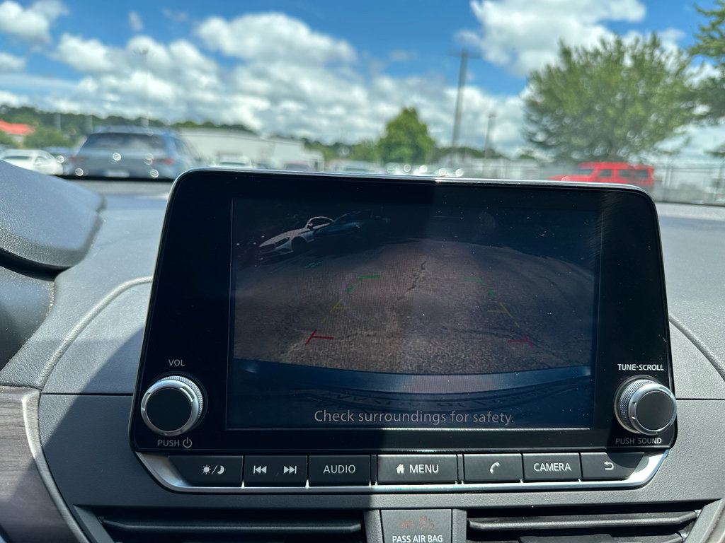 Used 2025 Nissan Altima 2.5 SV FWD image 13