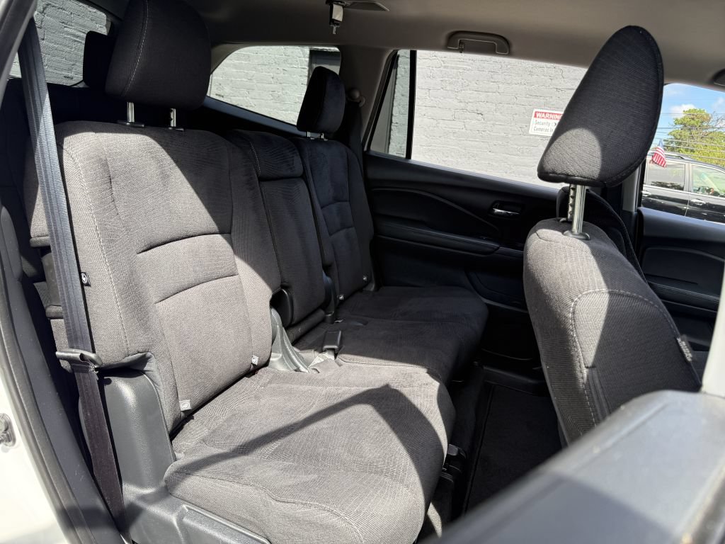 Used 2018 Honda Pilot EX image 17