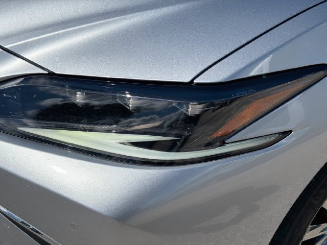 Used 2024 Lexus ES 350 Ultra Luxury w/ Accessory Package (Z2) FWD image 9