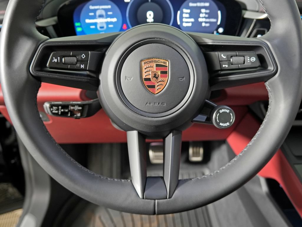 Certified 2025 Porsche Macan 4S Electric AWD/4WD image 27