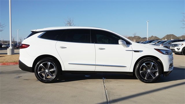 Used 2019 Buick Enclave Essence w/ LPO, Sport Appearance Package image 10