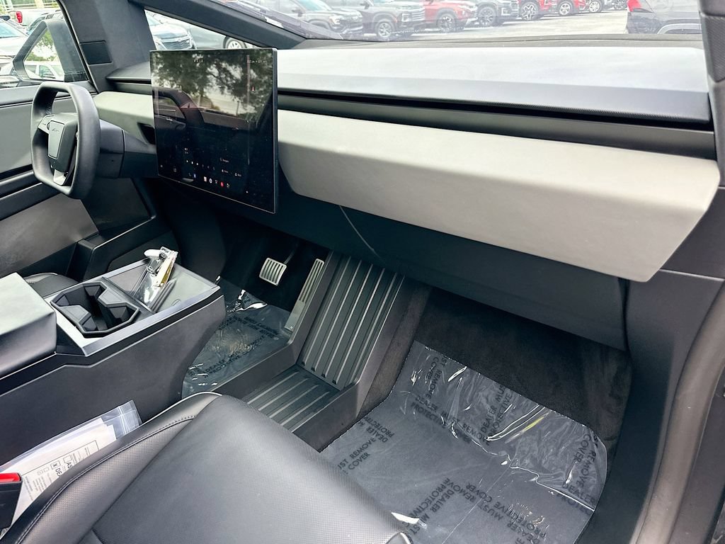 Used 2024 Tesla Cybertruck AWD Crew Cab image 25