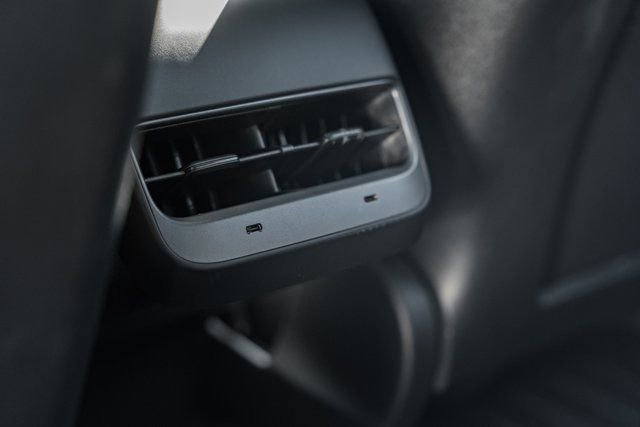 Used 2023 Tesla Model 3 Performance image 40