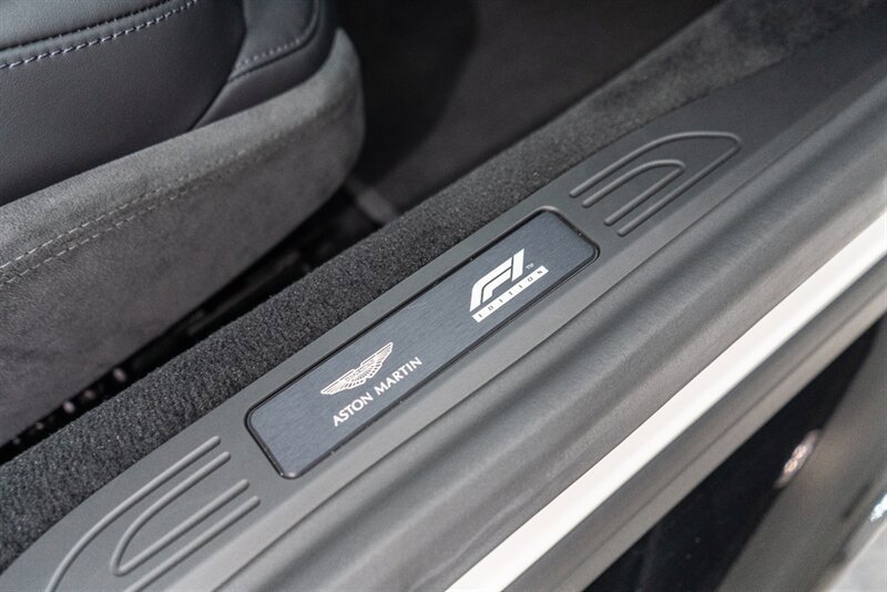 Used 2023 Aston Martin V8 Vantage Coupe RWD image 41
