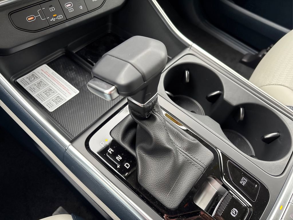 New 2025 Kia Carnival SX Prestige FWD image 24