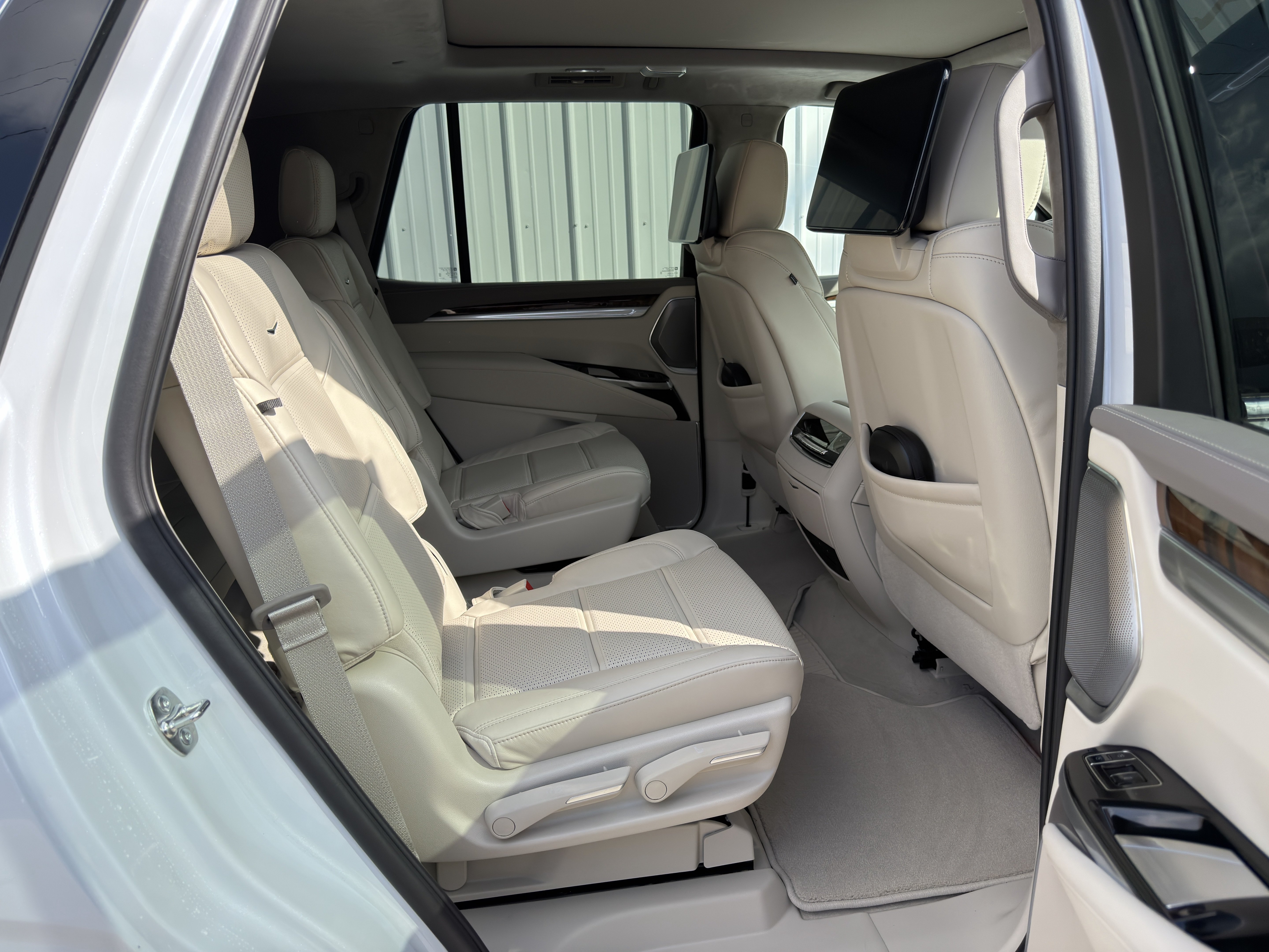 New 2026 Cadillac Escalade Platinum Luxury AWD/4WD image 22