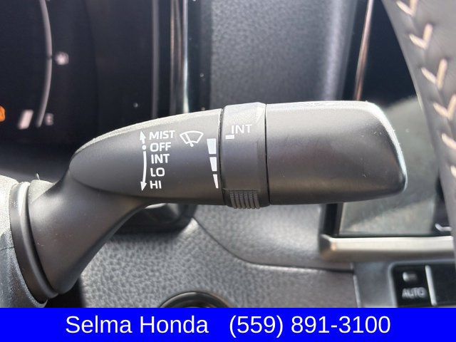 Used 2025 Toyota Camry SE FWD image 15