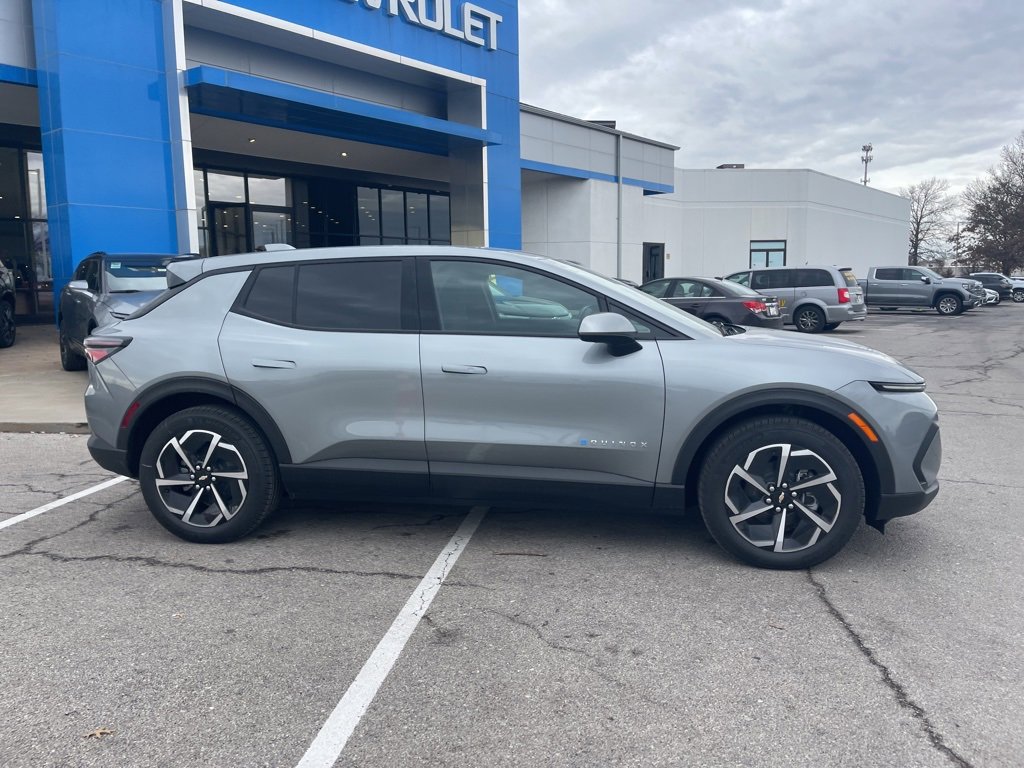 New 2026 Chevrolet Equinox EV LT w/ Comfort Package image 2