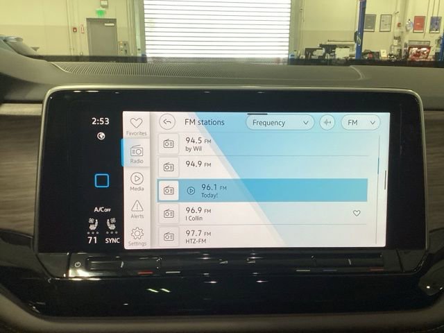 Certified 2025 Volkswagen Atlas SEL image 14