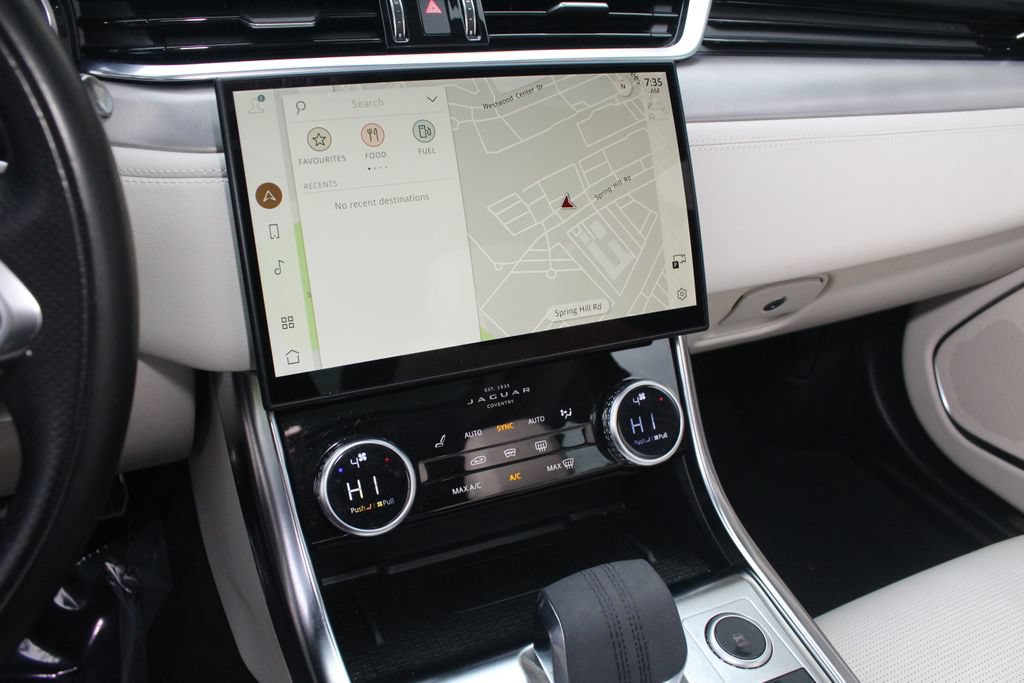 Used 2022 Jaguar XF R-Dynamic SE AWD/4WD image 34