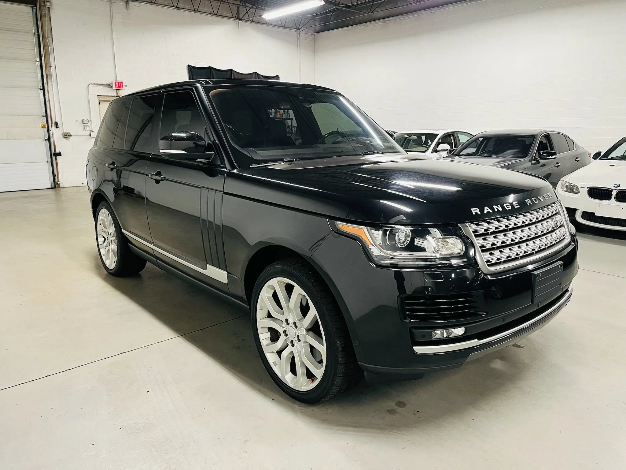 Used 2016 Land Rover Range Rover Supercharged AWD/4WD image 4