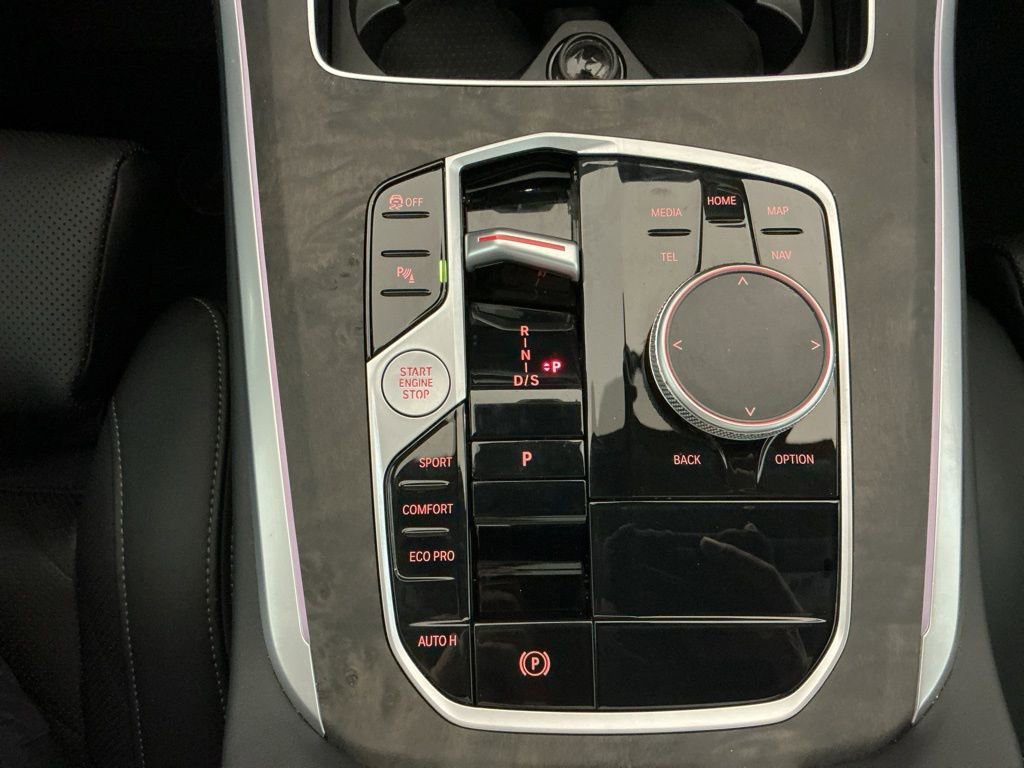 Certified 2025 BMW X5 sDrive40i w/ Parking Assistance Package RWD image 14