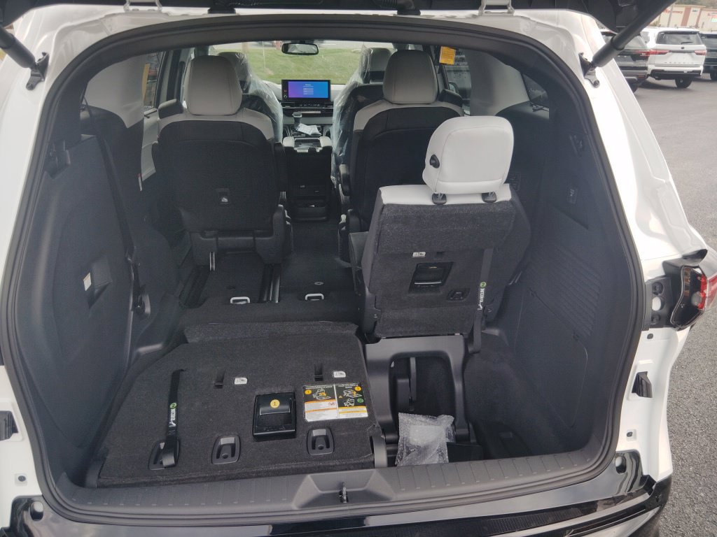 New 2026 Toyota Sienna XSE AWD/4WD image 14