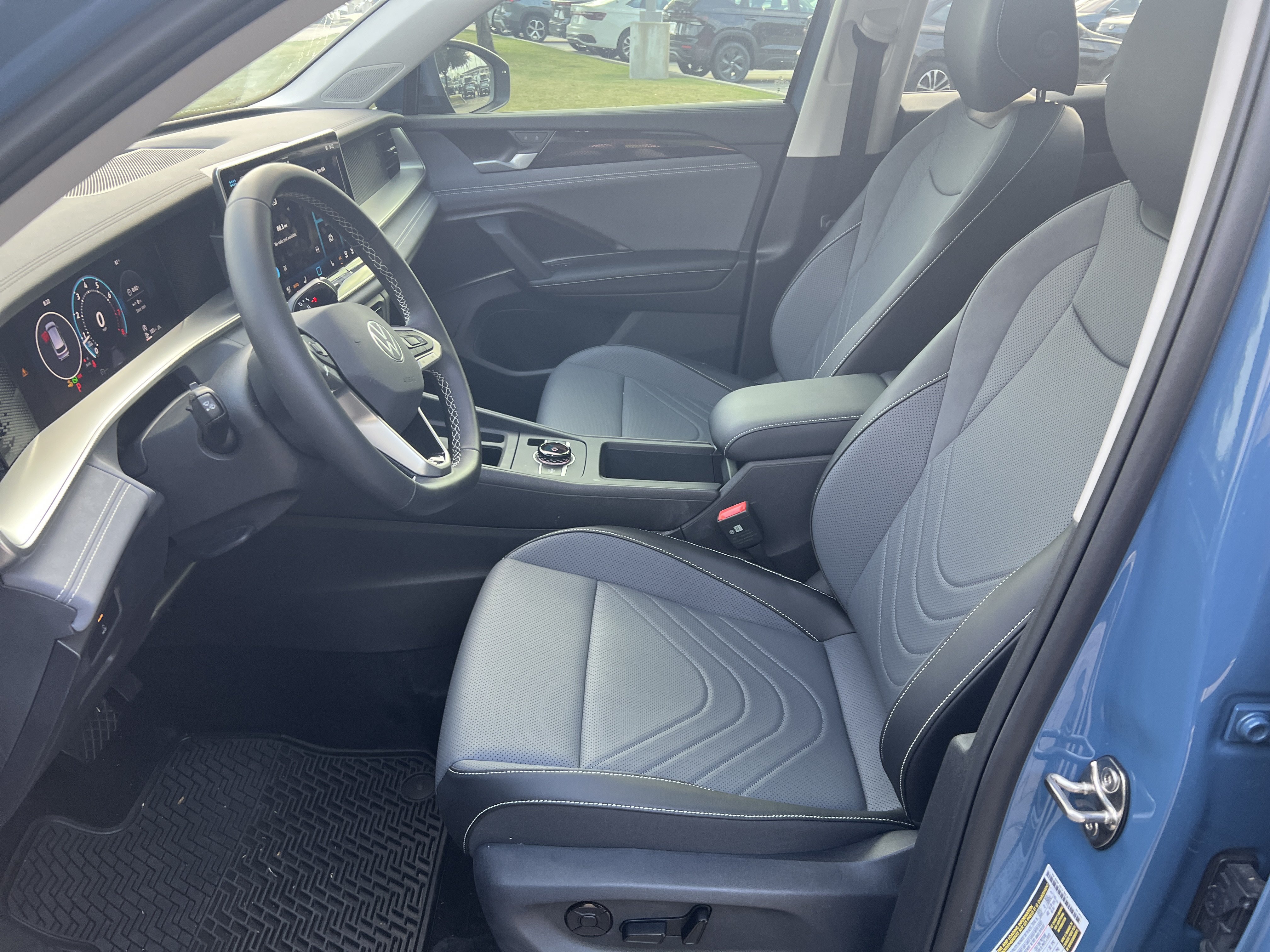 Certified 2026 Volkswagen Tiguan SE AWD/4WD image 13