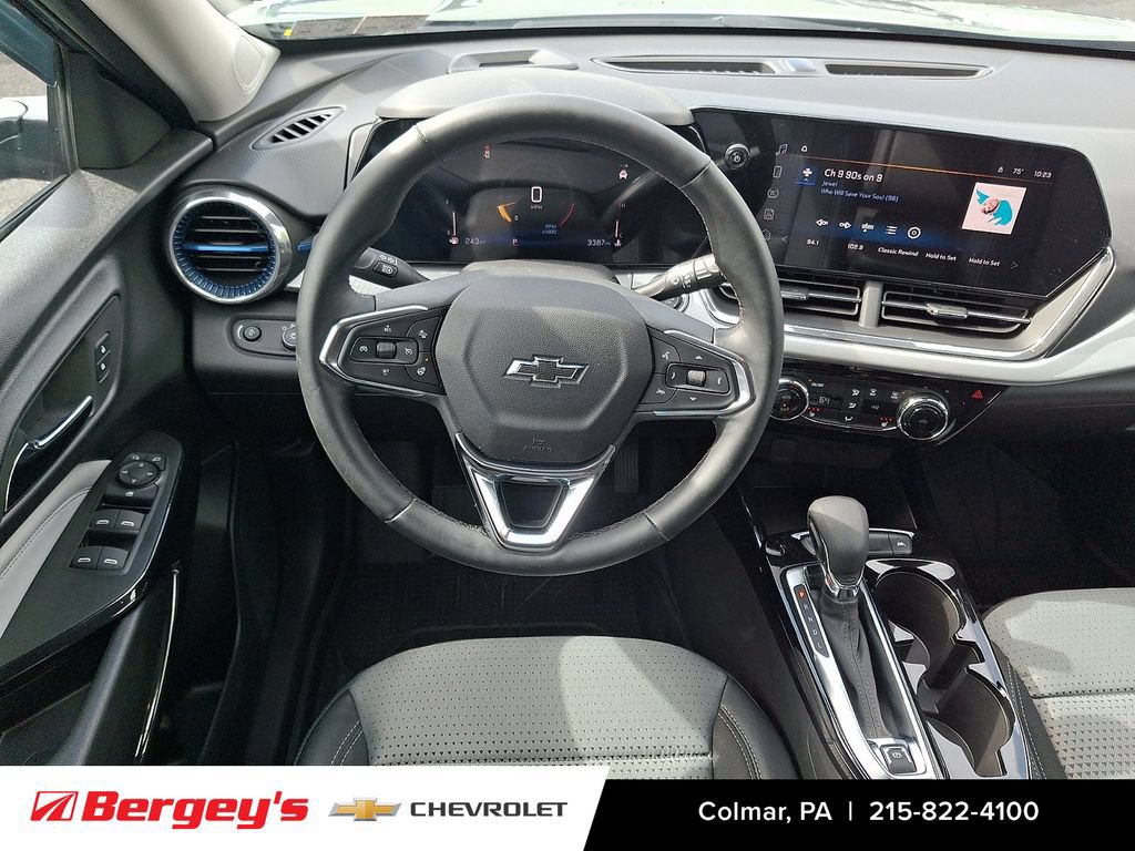 Certified 2026 Chevrolet Trax LT w/ Midnight Edition FWD image 14