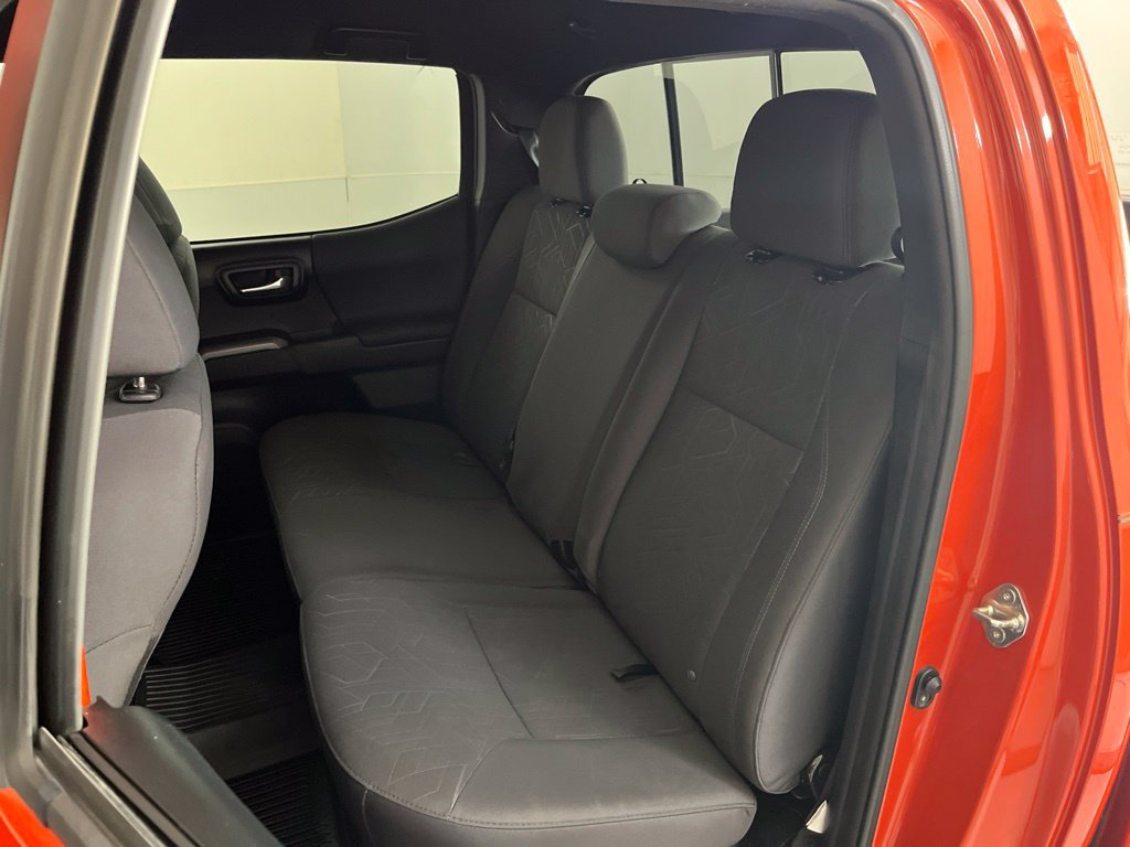 Used 2018 Toyota Tacoma TRD Off-Road AWD/4WD image 19