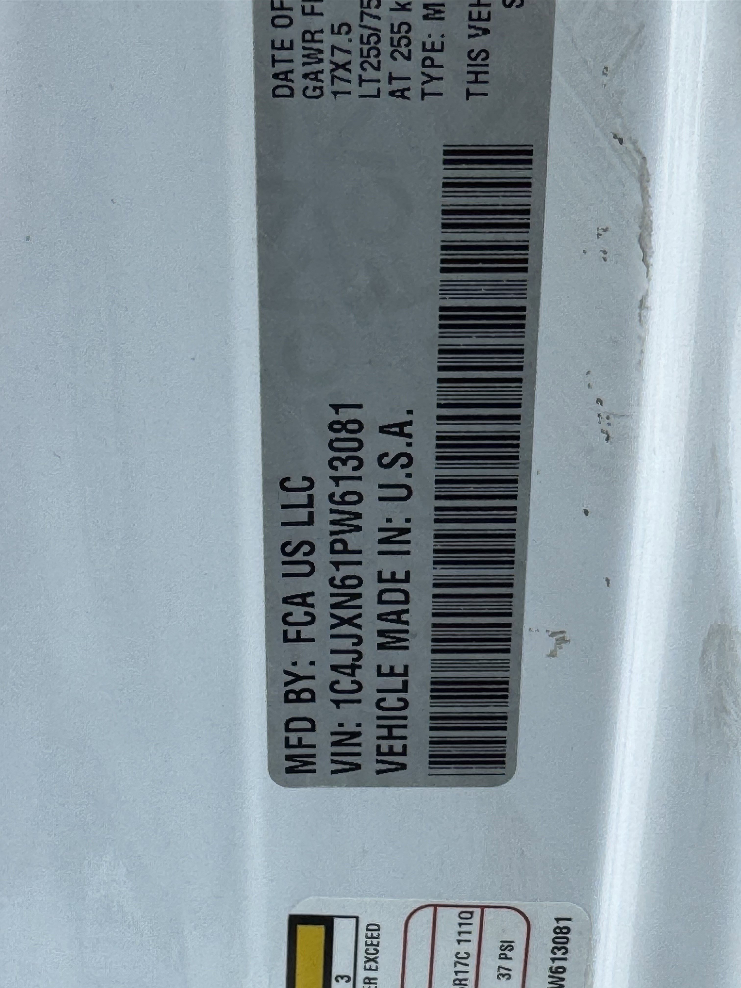 Used 2023 Jeep Wrangler Unlimited w/ Sun & Screen Package image 27