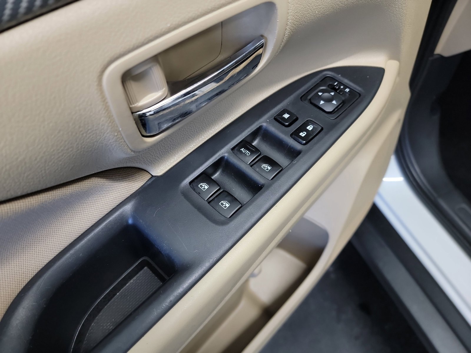Used 2018 Mitsubishi Outlander ES AWD/4WD image 14