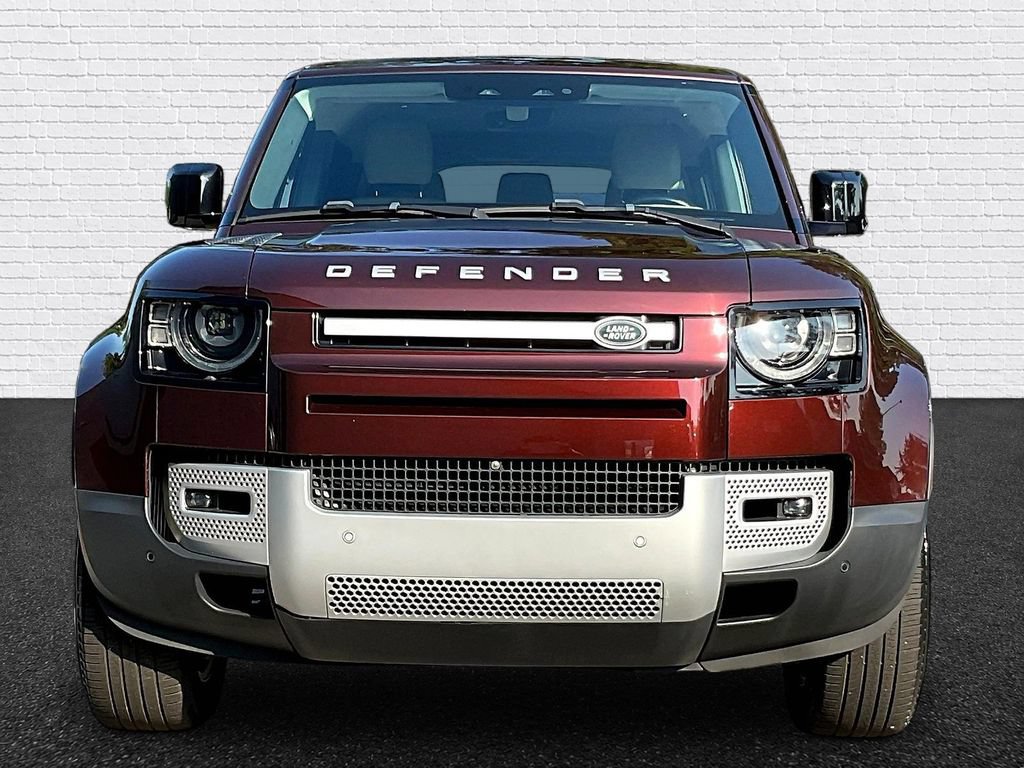Used 2023 Land Rover Defender 130 SE AWD/4WD image 2