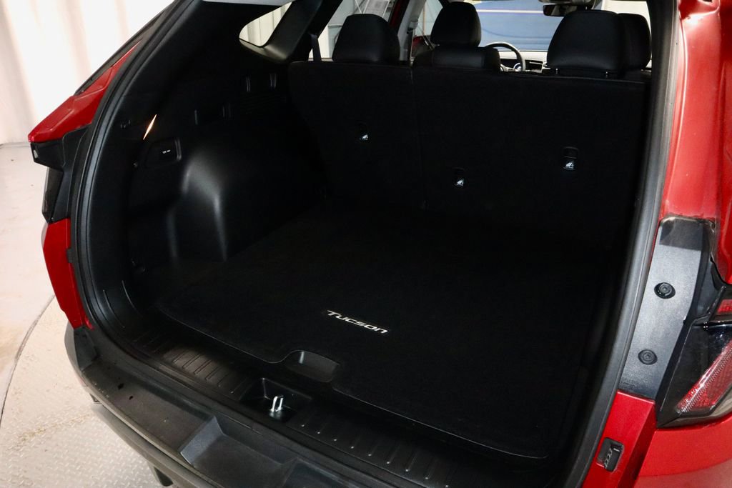 Certified 2023 Hyundai Tucson Limited AWD/4WD image 16