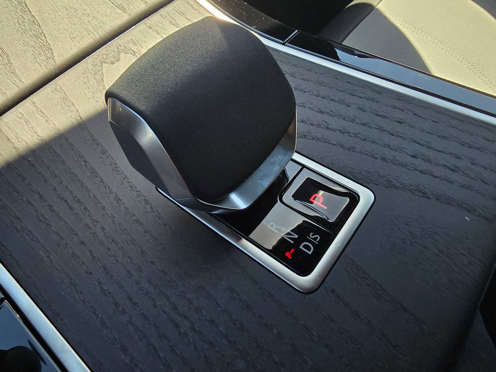 New 2026 Land Rover Range Rover Velar Dynamic SE image 29