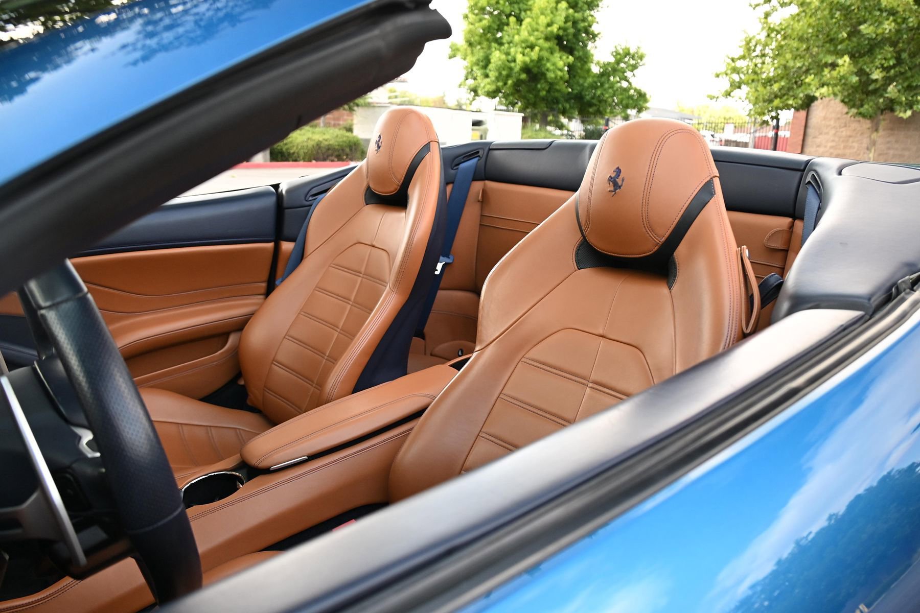 Used 2015 Ferrari California T RWD image 52