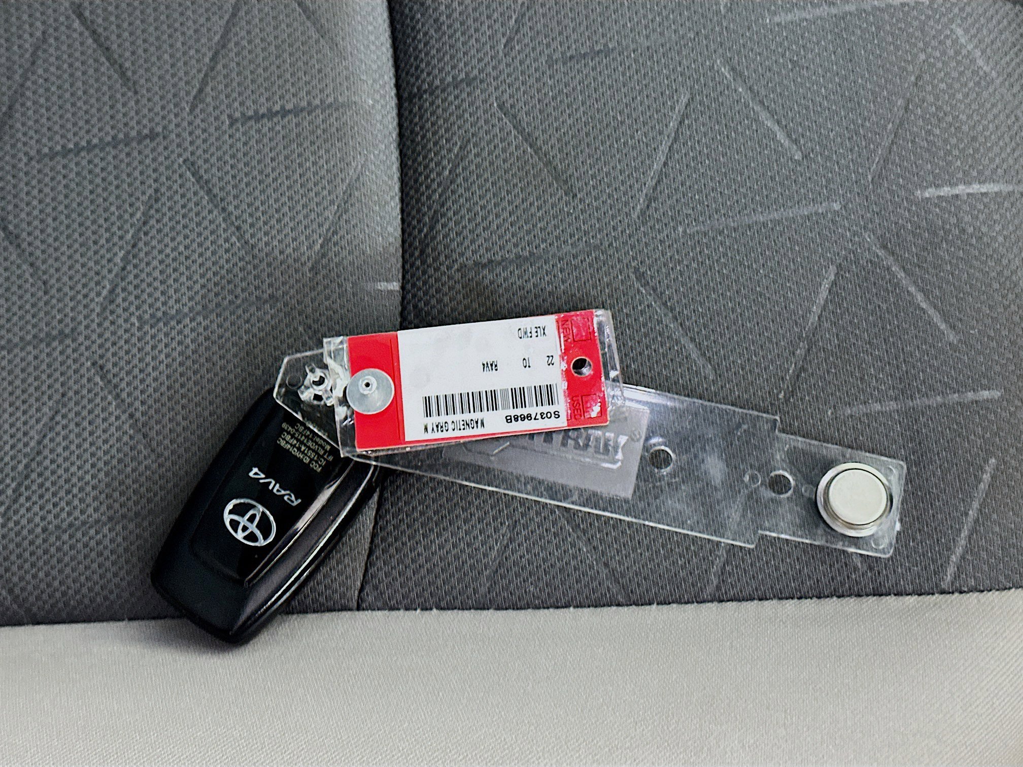 Used 2022 Toyota RAV4 XLE image 33