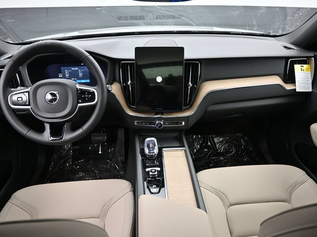 New 2026 Volvo XC60 B5 Plus w/ Protection Package Premier AWD/4WD image 19