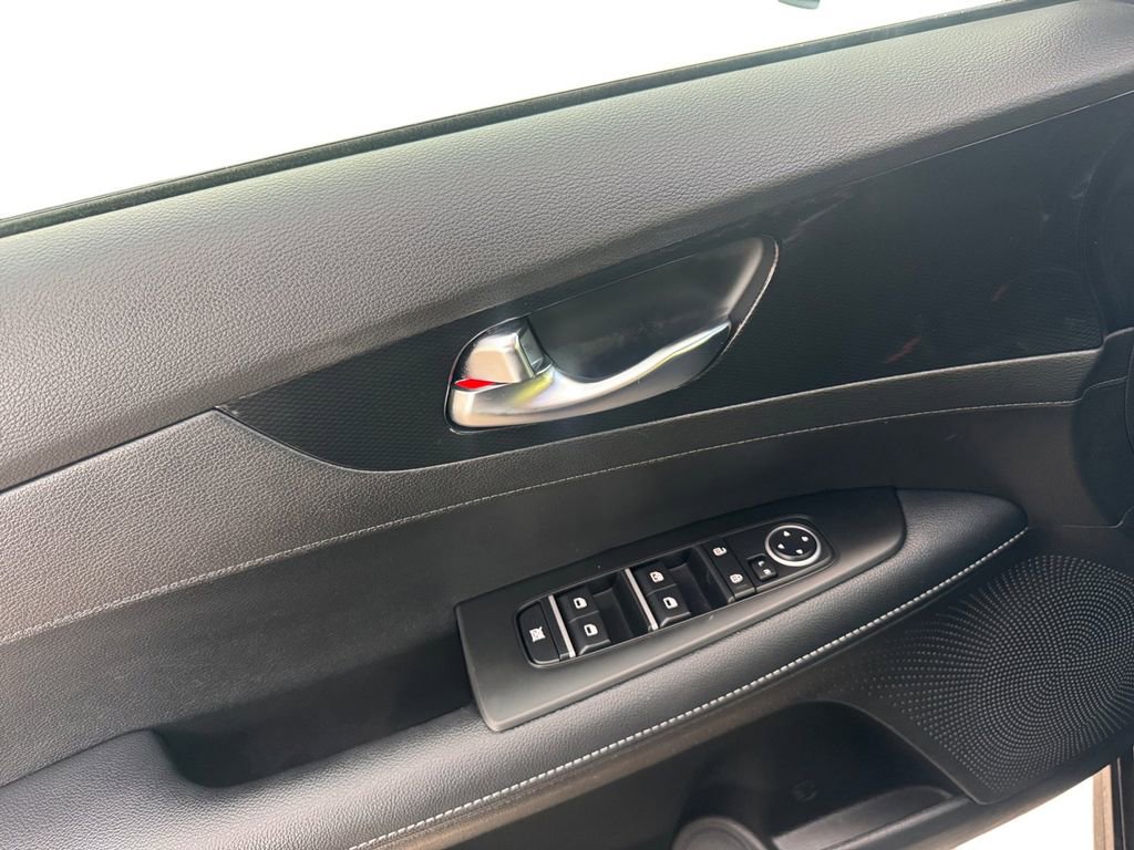 Used 2022 Kia Forte GT-Line image 19