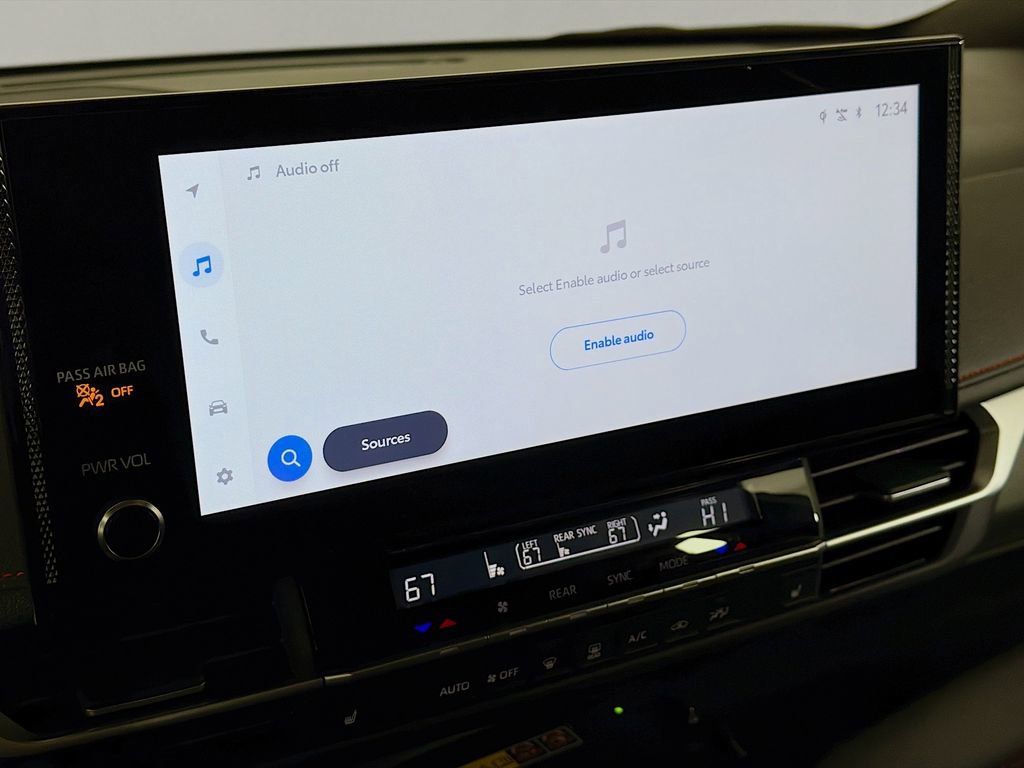 Used 2025 Toyota Sienna XSE w/ XSE Plus Package image 16