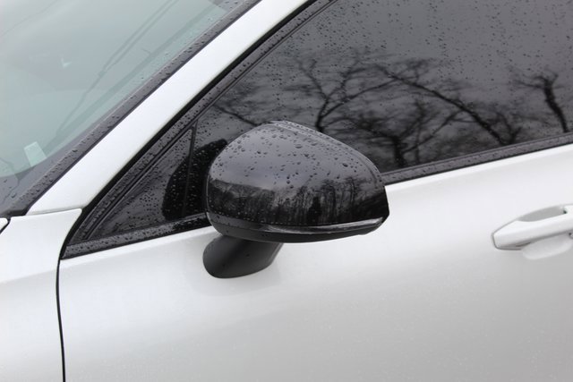 Certified 2022 Volvo S60 T8 R-Design image 12