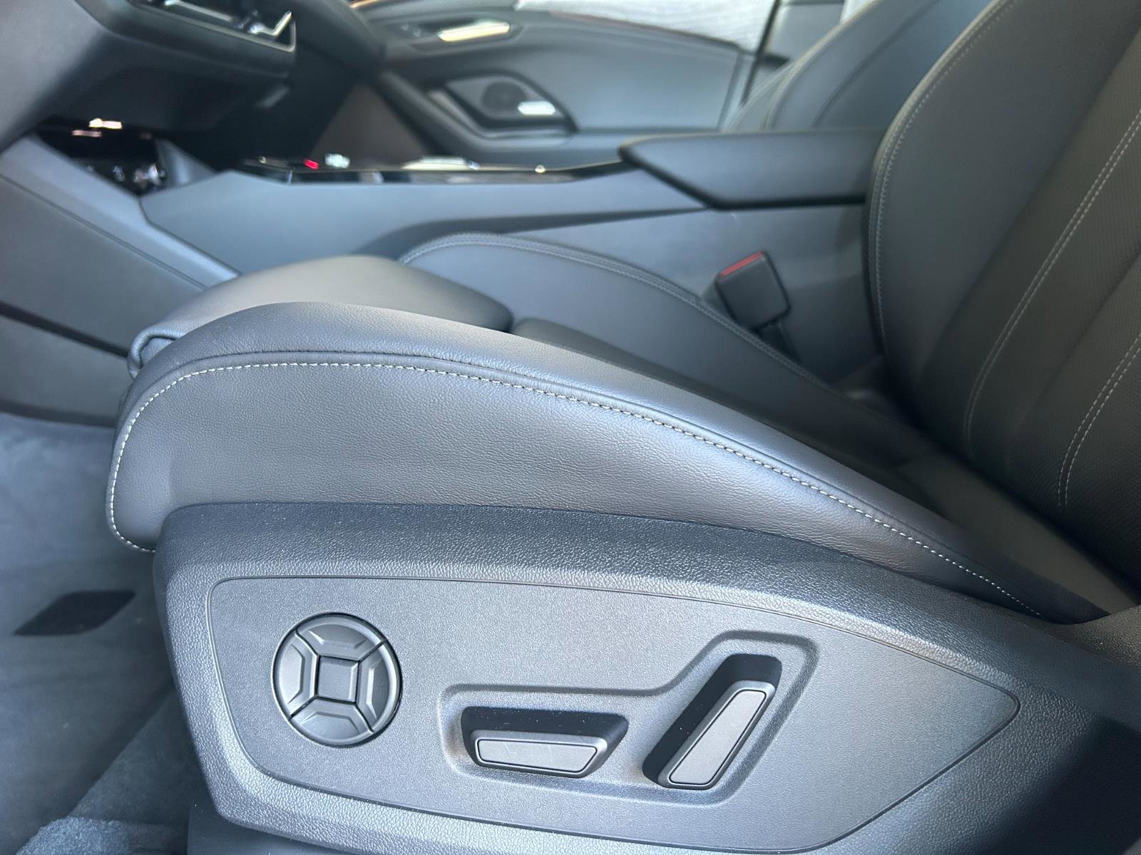 New 2025 Audi A6 e-tron Prestige AWD/4WD image 14